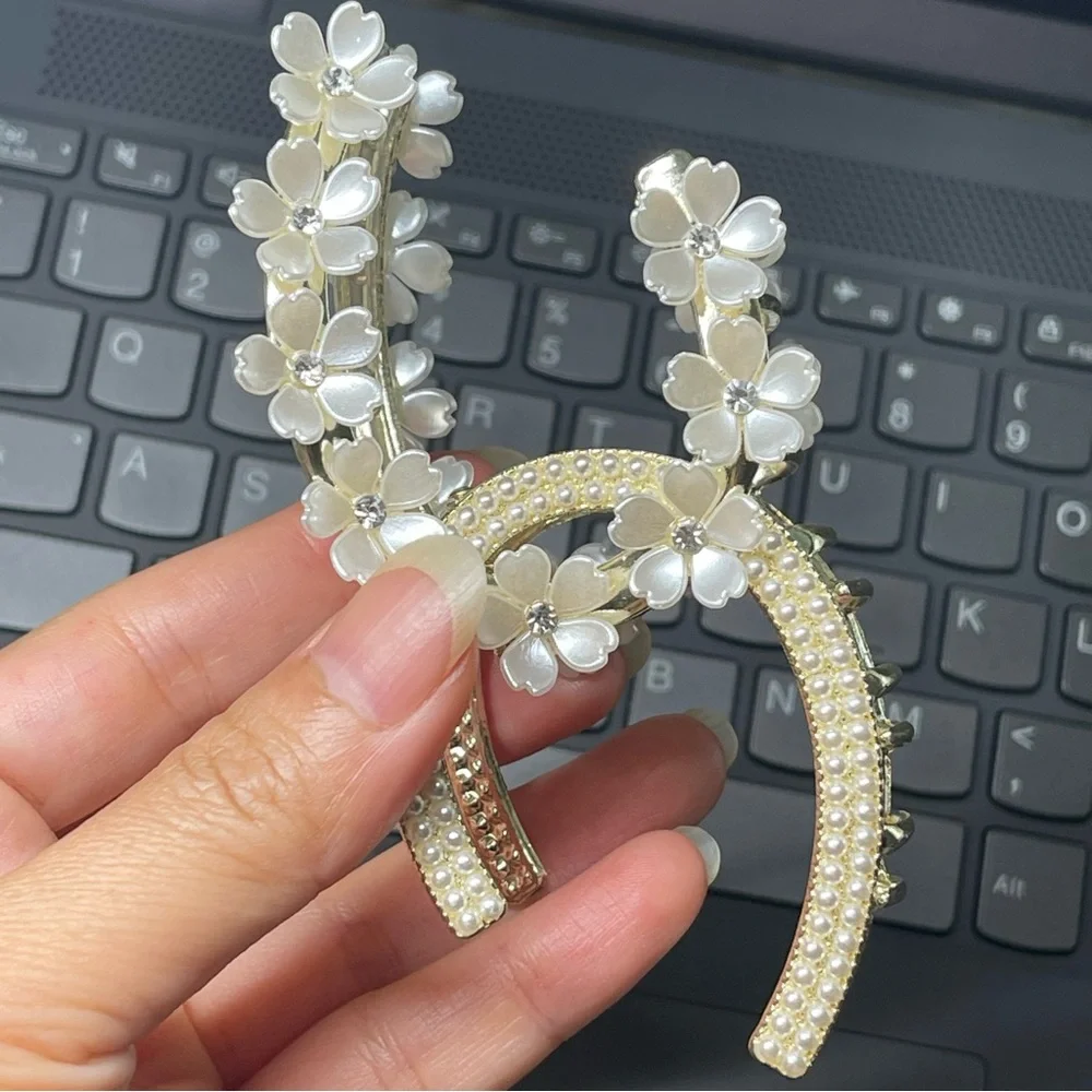 Brand new high-quality flower hair clip